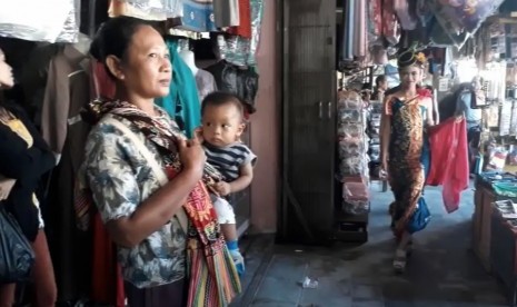 Suasana pagelaran busana di Pasar Ampenan City Center (ACC), Kota Mataram, Nusa Tenggara Barat (NTB)