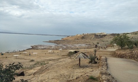 Suasana pantai Laut Mati, Yordania.  Allah SWT memberikan peringatan keras untuk pelaku homoseksual dalam Alquran  