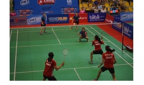 Suasana partai triples diajang LIMA Badminton 2015.