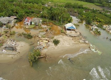 Suasana pascabanjir bandang dilihat dari udara. Banjir bandang terparah di Sumbar ini menyebabkan enam orang hilang, empat diantaranya sudah ditemukan tewas. 