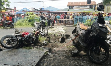 Suasana pascaledakan bom di depan Gereja Oikumene, Samarinda, Kalimantan Timur 