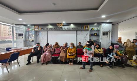 Suasana pelaksanaan program Cek Kesehatan Gratis di Puskesmas Pandanaran, Kota Semarang, Jawa Tengah, Senin (10/2/2025).