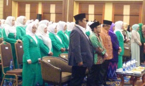 Suasana pelantikan pengurus Fatayat NU periode 2015-2020.