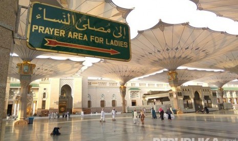 Suasana pelataran masjid Nabawi.