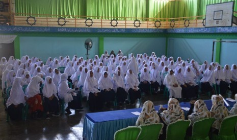 Suasana pelatihan bahasa Arab yang diadakan oleh Perguruan Islam Ar-Risalah, Padang.