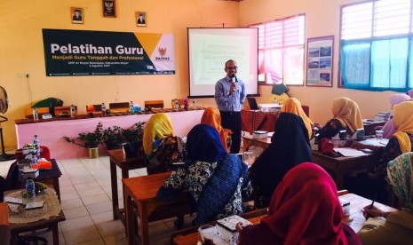 Suasana pelatihan guru yang digelar BAZNAS di Sekolah Ar-Royan, Buanajaya, Bogor.