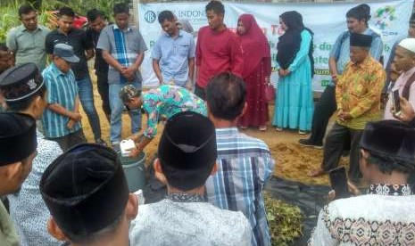 Suasana pelatihan pembuatan pupuk organik dan probiotik bagi kelompok tani dari Kabupaten Aceh Utara, Kota Lhokseumawe, Kabupaten Aceh Tengah, Kabupaten Bireuen, dan Kabupaten Bener Meriah. Seluruhnya merupakan kelompok tani binaan Kantor Perwakilan Bank Indonesia (BI) Lhokseumawe.