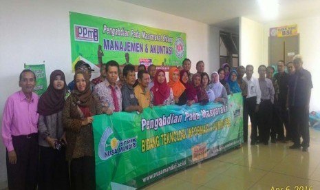 Suasana pelatihan  seminar Motivasi Manajemen Organisasi dan Soft Skill di Jakarta, Rabu (6/4).