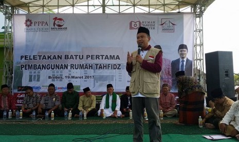 Suasana peletakan batu pertama Rumah Tahfizh Sitanggal, Brebes, Jawa Tengah, Ahad (19/3/2017).