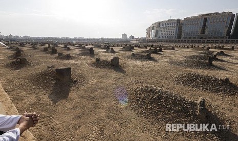 Suasana pemakaman para sahabat dan syuhada di Komplek Makam Baqi, Madinah.