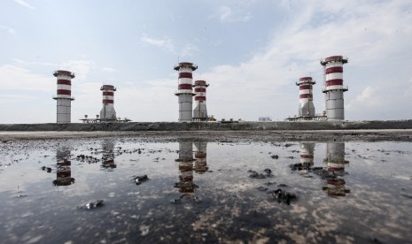 Suasana Pembangkit Listrik Tenaga Uap (PLTU) di Muara Karang, Jakarta, Selasa (9/8).