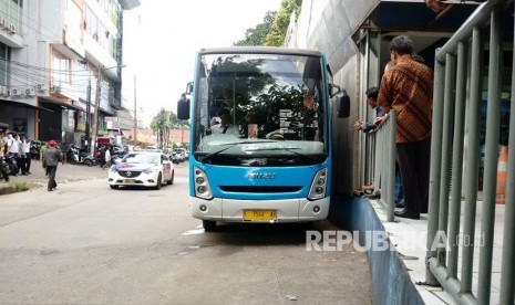 Suasana pemberangkatan Transpakuan, di Shelter Cidangiang, Kota Bogor, Rabu (22/11) yang diresmikan Walikota Bogor Bima Arya dan Kepala Dinas Perhubungan Kota Bogor Rakhmawati. 