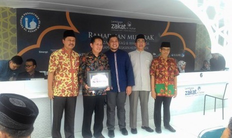 Suasana pembukaan Al Azhar Zakat Day di Jakarta, Kamis (15/6).