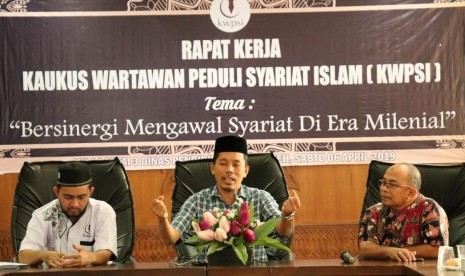 Suasana pembukaan rapat kerja  Kaukus Wartawan Peduli Syariat Islam (KWPSI).