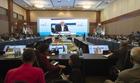 Suasana pembukaan Senior Officials's Meeting (SOM) pada hari pertama KTT Indian Ocean Rim Association (IORA) 2017 di Jakarta Convention Center, Jakarta, Minggu (5/3). 