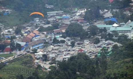 Suasana pemukiman penduduk di wilayah Puncak, Bogor, Jawa Barat, Kamis (4/10).