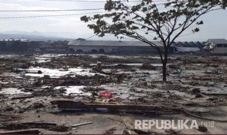 Suasana pemukiman yang rusak akibat gempa dan tsunami di Palu, Sulawesi Tengah , Sabtu (29/9).