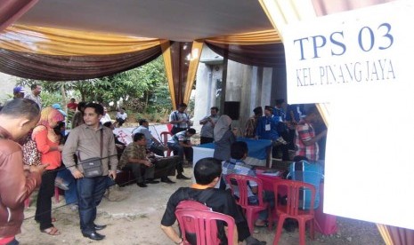 Suasana Pemungutan Suara Ulang (PSU) pemilihan presiden di TPS 03 Kelurahan Pinang Jaya, Kecamatan Kemiling, kota Bandar Lampung, Selasa (15/7).(Mursalin Yasland/Republika).