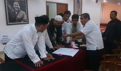 Suasana pendaftaran mudik Lebaran gratis menggunakan kereta api.