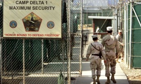 Suasana penjagaan yang super ketat di pusat penahanan militer AS di Teluk Guantanamo, Kuba (Foto: dok). 