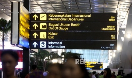 Suasana penumpang di Terminal 3 Bandara Soekarno Hatta, Tanggerang, Baten. (ilustrasi)