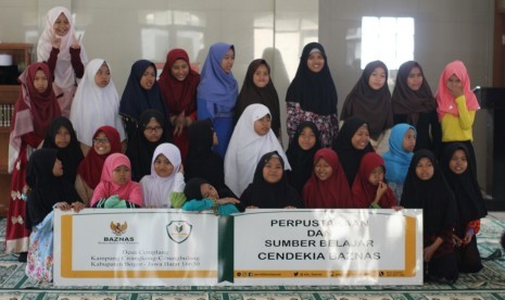 Suasana peresmian perpustakaan untuk umum SMP Cendekia Baznas.