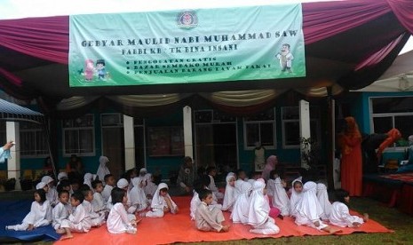 peringatan maulid nabi muhammad saw di preschool bosowa bina insani