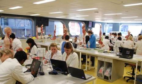 Suasana perkuliahan untuk mahasiswa sains di University of Tasmania, Australia.