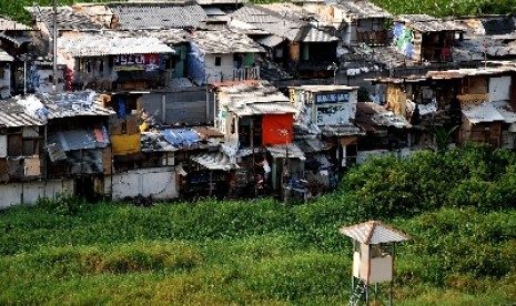  Suasana permukiman kumuh dan padat penduduk di Kampung Bandan, Jakarta Utara, Rabu (28/8).