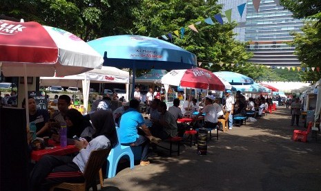 Suasana Pesta Rakyat di PAP SCBD, Sabtu (13/4).