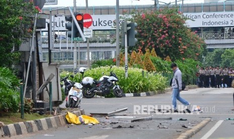 Suasana Pos Polisi Sarinah Jakarta usai insiden bom dan penembakan oleh kelompok bersenjata, Kamis (14/1).