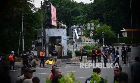 Suasana Pos Polisi Sarinah Jakarta usai insiden bom dan penembakan oleh kelompok bersenjata, Kamis (14/1).