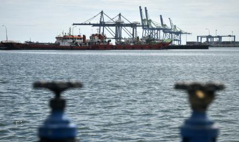 Suasana proyek pembangunan Makassar New Port (MNP) di Makassar, Sulawesi Selatan, Senin (1/8/2022). Menteri Perhubungan (Menhub) Budi Karya Sumadi mengharapkan pembangunan Makassar New Port (MNP) dapat memperlancar distribusi logistik di Indonesia.