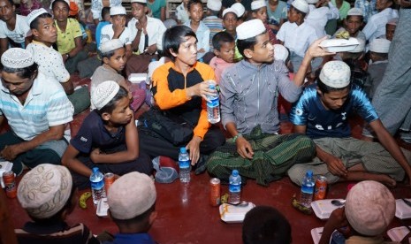 Muslim Myanmar Berjuang Raih Kursi Parlemen. Suasana puasa di kawasan Kampung Muslim, Sittwe Township, Rakhine State, Myanmar.