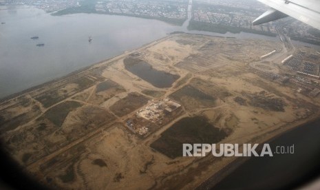 Aerial view of the reclamation island at the Jakarta Bay.