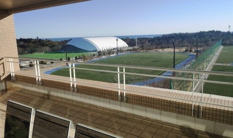 Suasana pusat latihan sepak bola J-Village di Fukushima, Jumat (7/2). J-Village akan menjadi lokasi titik awal kirab obor Olimpiade 2020.