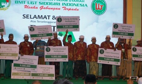 Suasana Rapat Anggota Tahunan (RAT) BMT Sidogiri yang digelar di Pasuruan, Ahad (18/2).