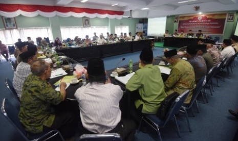 Suasana Rapat Pleno II Dewan Pertimbangan MUI di Gedung MUI, Jakarta, Kamis (26/11)