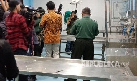 Suasana Ruang Instalasi Forensik Posmortem Rumah Sakit (RS) Polri, Jakarta, Jumat (2/11), 