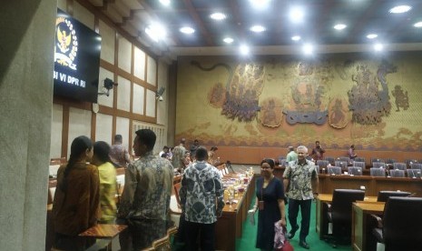 Suasana Ruang Rapat Komisi VI DPR sebelum rapat kerja membahas kelanjutan penyelesaian Jiwasraya, Selasa (25/2). 