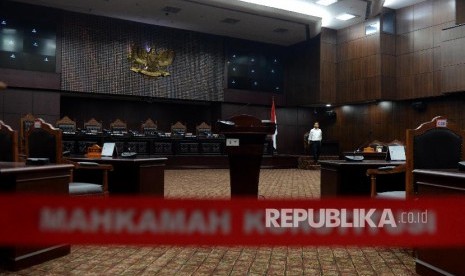 Suasana ruang sidang yang akan digunakan pada sidang perdana sengketa Pemilhan Presiden (Pilpres) 2019 di Mahkamah Konstitusi, Jakarta.