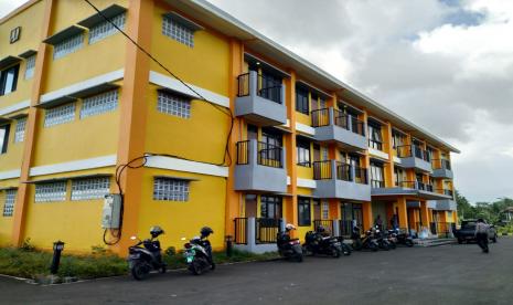 Suasana Rusunawa Unsil di Kecamatan Tamansari, Kota Tasikmalaya, Selasa (29/9). Rusunawa itu akan digunakan sebagai tempat isolasi pasien Covid-19 lantaran ruang isolasi di rumah sakit sudah terisi penuh. 