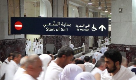 Suasana sa'i di bukit Safa-Marwah, Masjidil Haram, Makkah