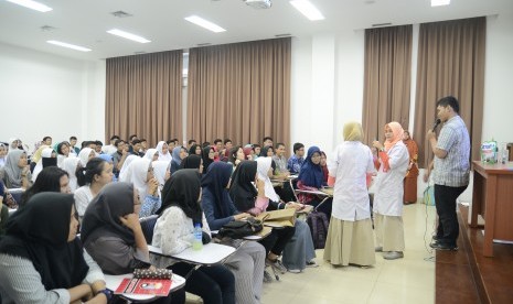 Suasana saat 2.300 siswa SMA se-Jadebotabek-Suci mengikuti satu hari kuliah di FMIPA IPB, Sabtu (19/8). 