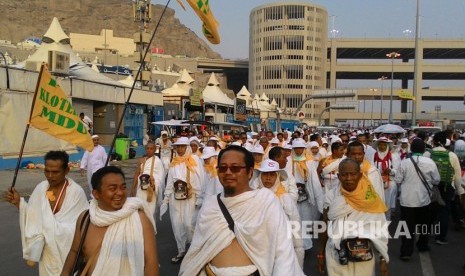  Suasana saat jamaah haji Indonesia akan melontar jumrah Aqabah, Jumat (1/9)