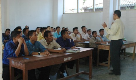 Suasana santri ketika belajar di Pondok Modern Gontor Ponorogo Jawa Timur (Ilustrasi)