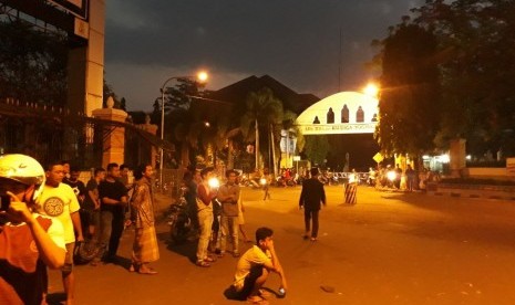 Suasana sekitar kampus UIN Sunan Kalijaga , Selasa (1/5) usai bentrok massa pendemo yang sebagaian besar mahasiswa dengan kepolisian.