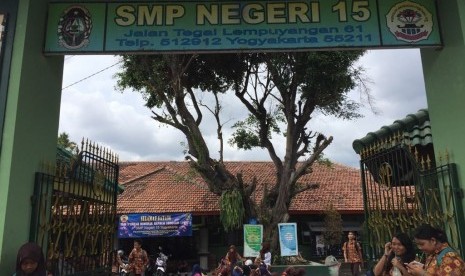 Suasana SMPN 15 Yogyakarta, Jumat (17/11). Sekolah yang lokasinya tak jauh dari Stasiun Lempuyangan Yogyakarta ini telah dua pekan diwarnai kesurupan.