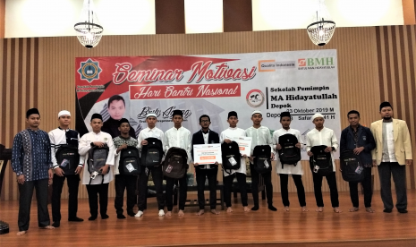 Suasana seminar motivasi dalam rangka Hari Santri Nasional yang diadakan oleh BMH dan Sekolah Pemiimpin.