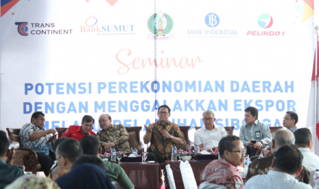 Suasana Seminar Pengembangan Potensi Perekonomian Daerah Dengan Menggalakan Ekspor Melalui Pelabuhan Sibolga yang diadakan oleh Pemkot Sibolga.